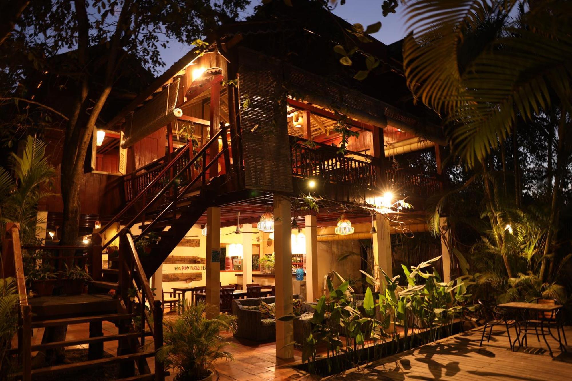 Sambor Village Hotel Kâmpóng Thum Esterno foto
