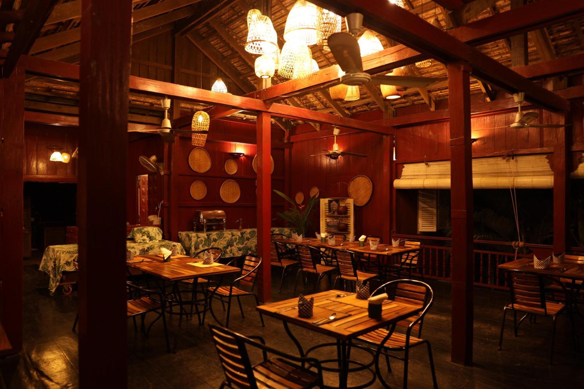Sambor Village Hotel Kâmpóng Thum Esterno foto