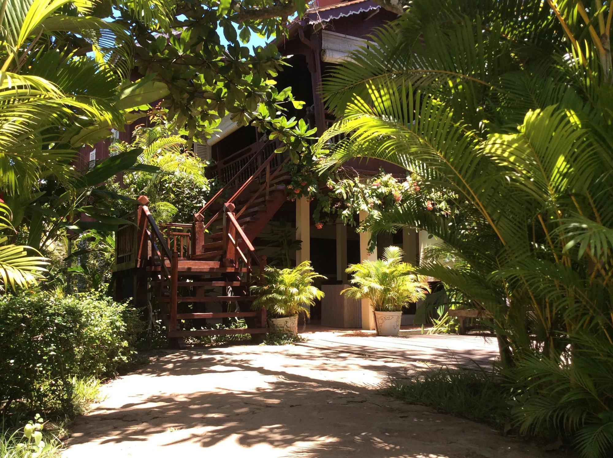 Sambor Village Hotel Kâmpóng Thum Esterno foto